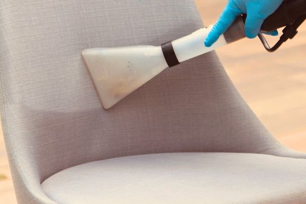 limpeza profissional de sofá e estofados em Londrina